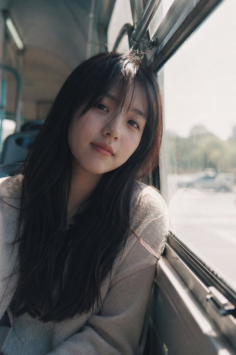 Realistic candid portrait, Aspect ratio: 2:3, Vertical image, Japanese color negative film aesthe...